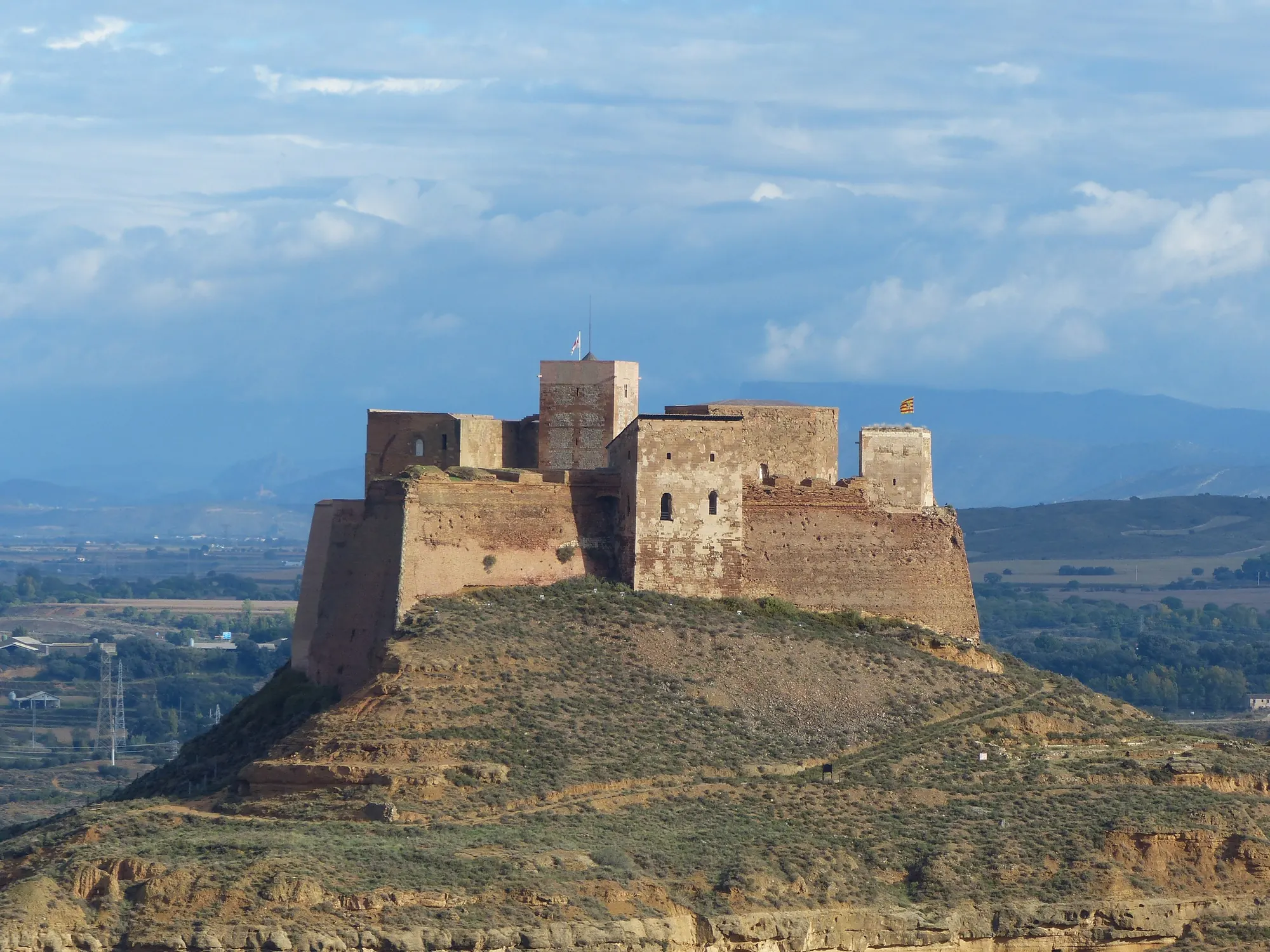 Castillo templario de Monzón sobre su cerro